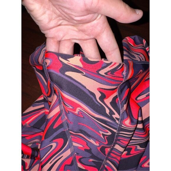Under Armour Marble Print Compression Leggings with Pocket Size Medium - Picture 5 of 9